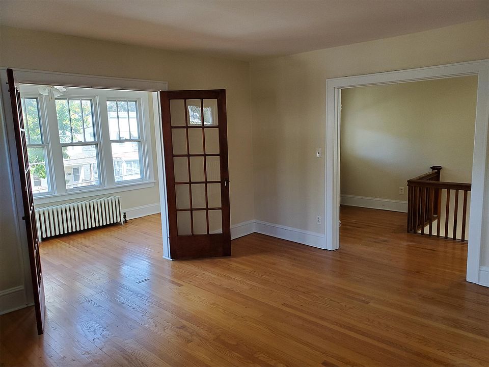 1st image of 106 Woodlawn Ave #2