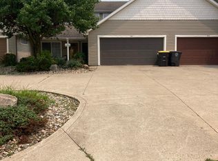 5731 W Hills Rd, Fort Wayne, IN 46804