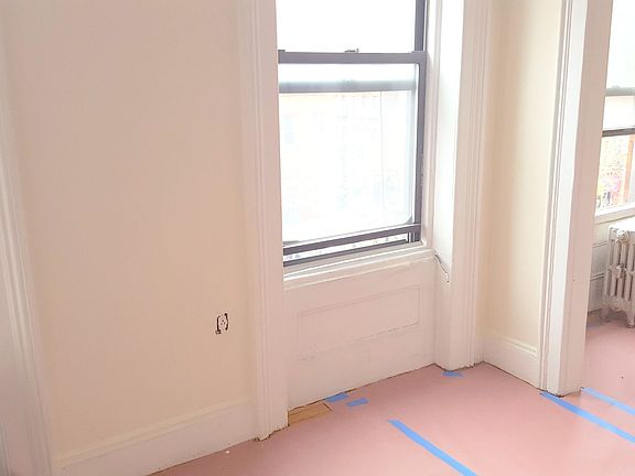 4th image of 671 9th Ave APT 4N