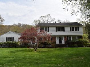 320 Roaring Brook Rd, Chappaqua, NY 10514