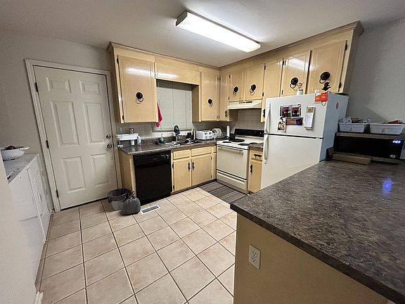 4th image of 204 Calhoun St APT 20