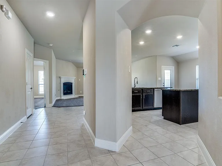 16308 E Harwood Dr — Photo 3