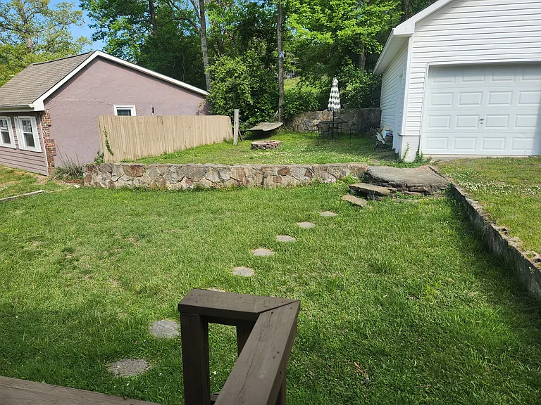 325 James Blvd #2 — Photo 12