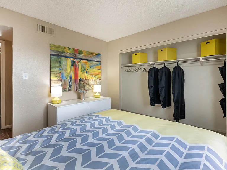 Camelback Cove Apartments — Photo 16
