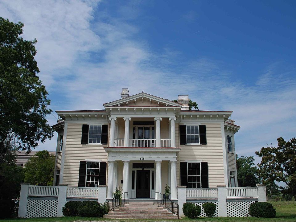 Live in an historic landmark, 1 block from the Governor.