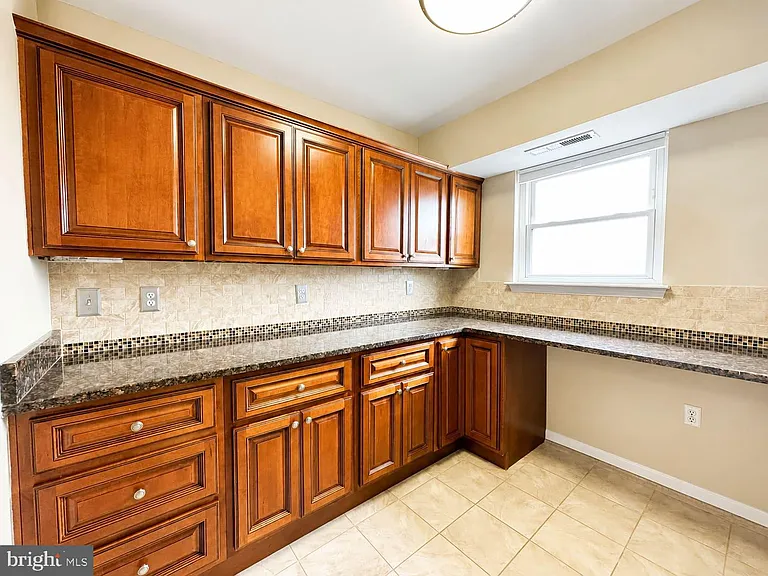 430 N Armistead St #303 — Photo 7