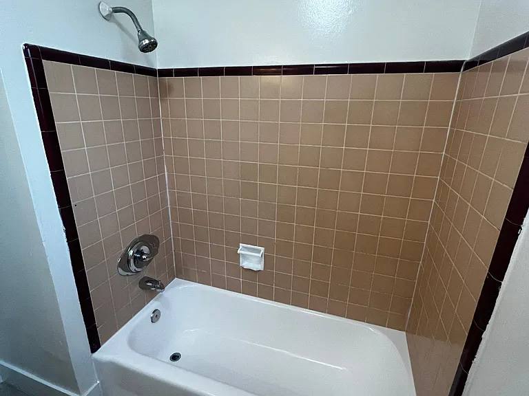 1917 Pine Ave #8 — Photo 5