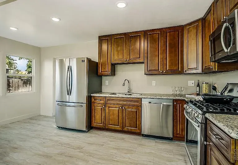 6820 Amherst St — Photo 10