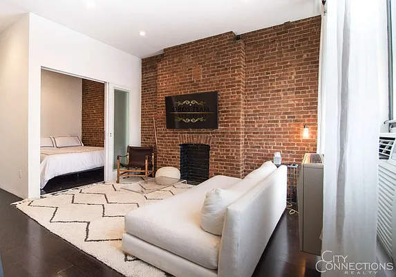 Rented by City Connections Realty | media 9