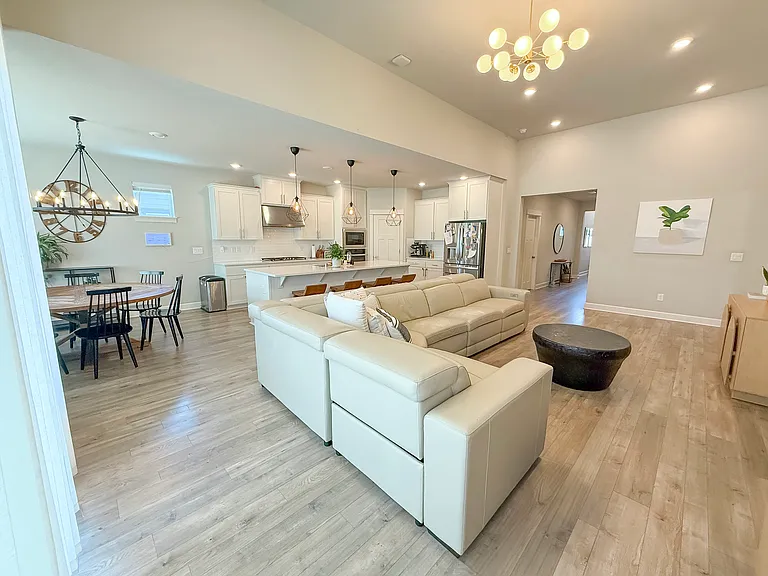 4785 S 16th Dr — Photo 12
