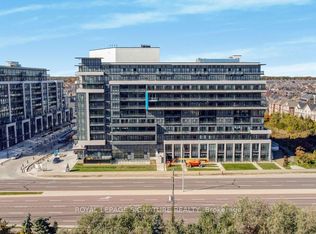 395 Dundas St W #402, Oakville, ON