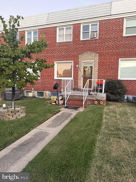 1st image of 2206 Searles Rd