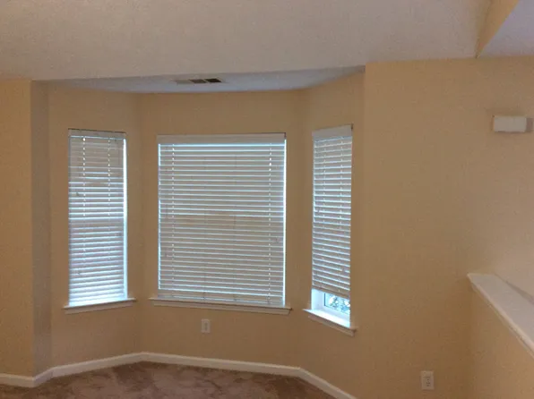 4015 Yellow Pine Ct, McDonough, GA 30252