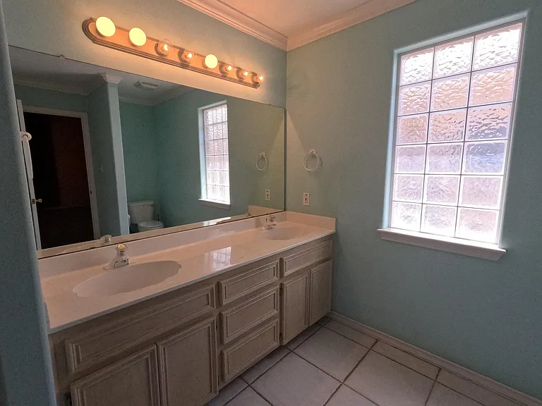 13554 Peseta Ct — Photo 10