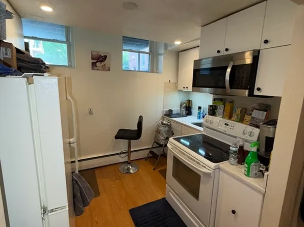 75 Park St APT B, Brookline, MA 02446