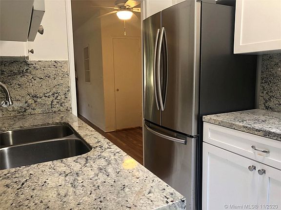 3rd image of 42 Almeria Ave APT 19