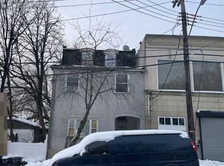 302 Broad St, Staten Island, NY 10304