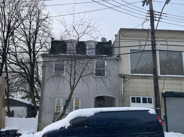 302 Broad St, Staten Island, NY 10304