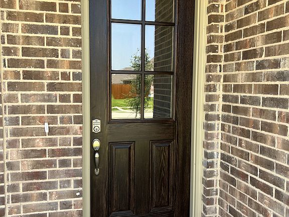 4th image of 152 Aucuba Ln