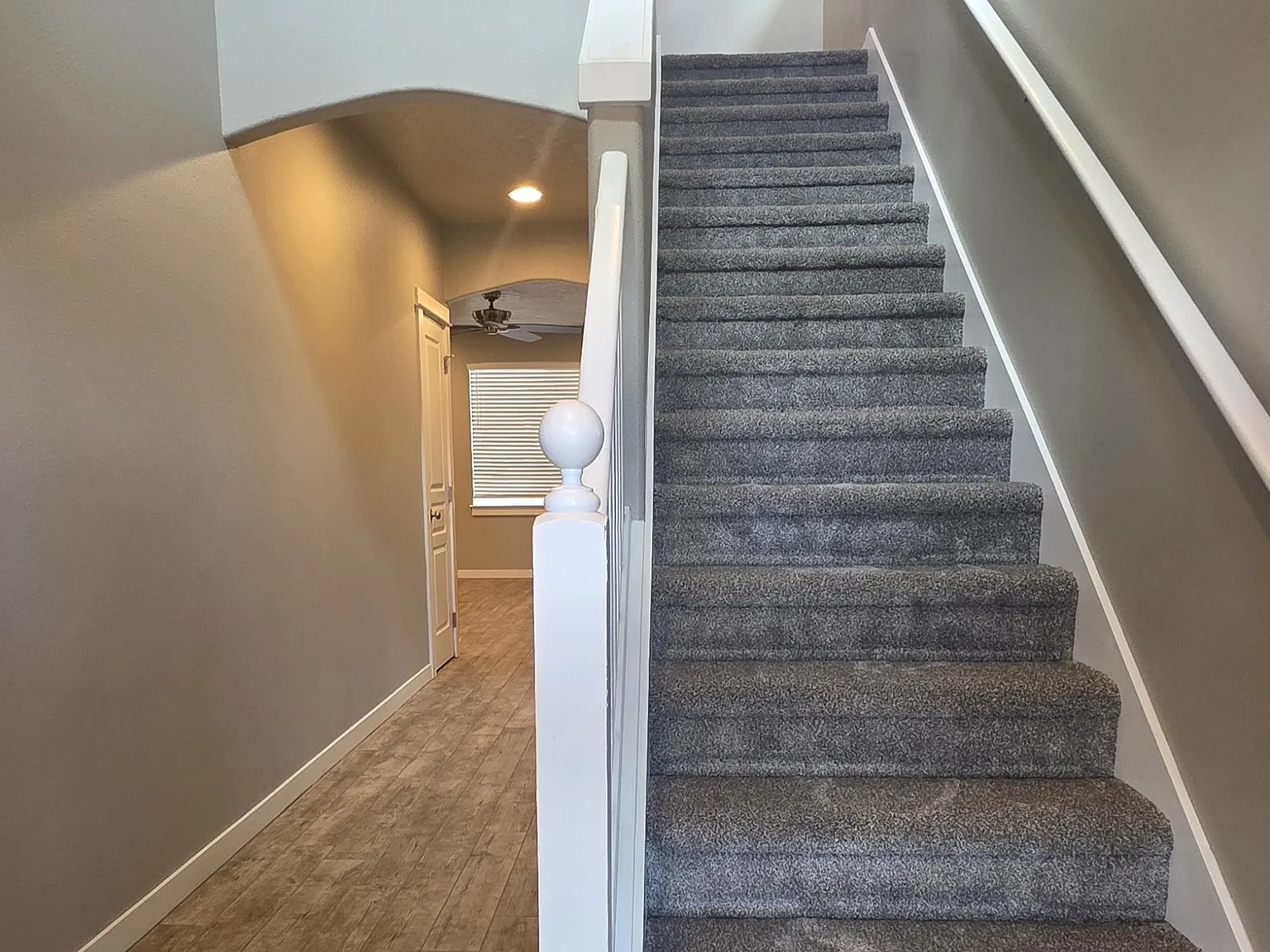 3 bed, 2.5 bath, 1779 sqft, $2,990 — Photo 3