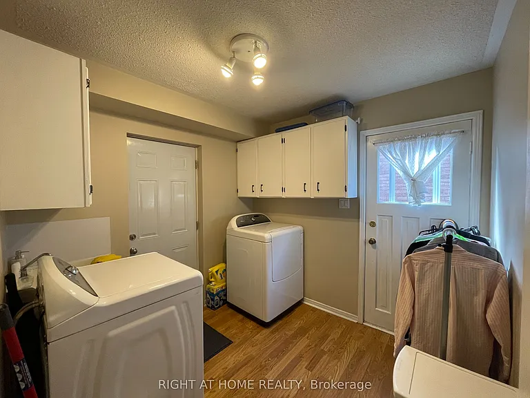 1163 Rosethorne Rd #UPPER — Photo 10