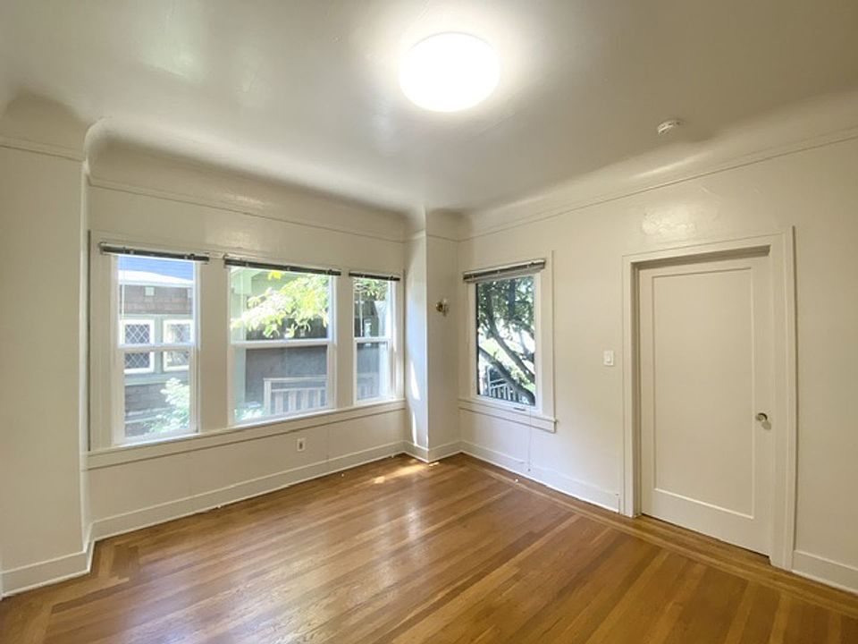 2nd image of 2735-2737 Benvenue Ave #1