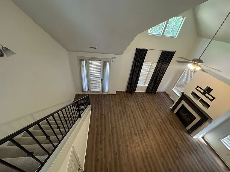 1343 Island Pl E — Photo 3
