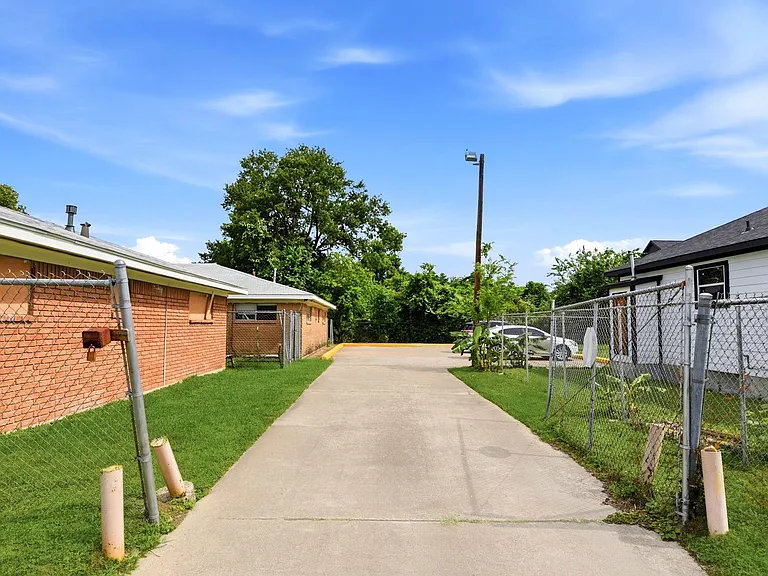 3406 E Lockwood Dr #1 — Photo 7