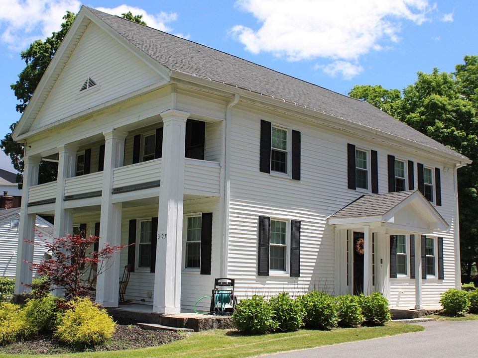 1st image of 307 Main St