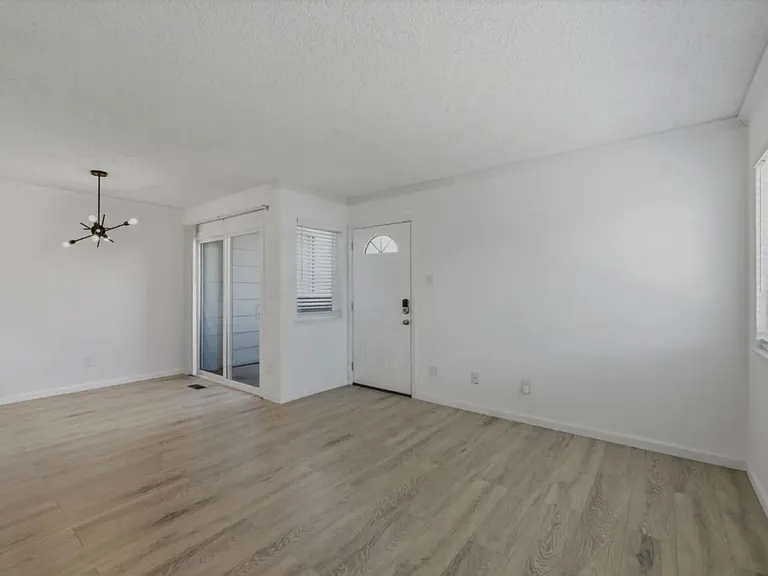529 Sieber Pl #14 — Photo 13