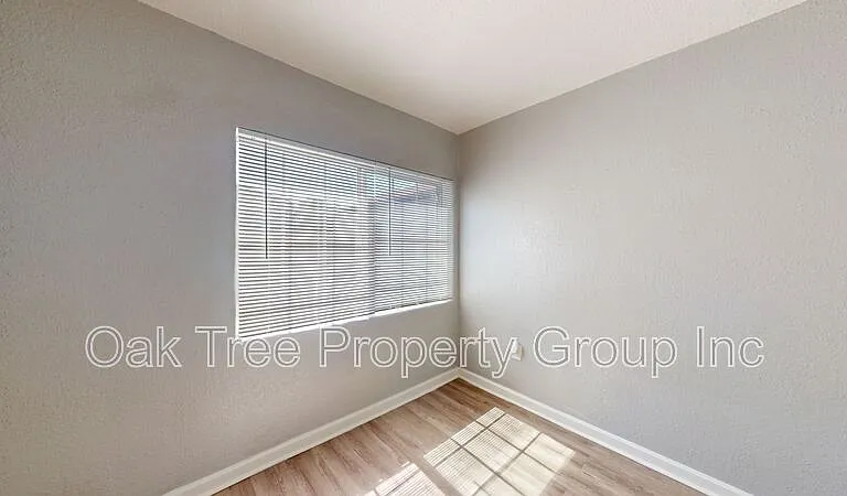 6621 Bancroft Ave — Photo 18