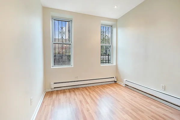 Rented by Compass | media 11