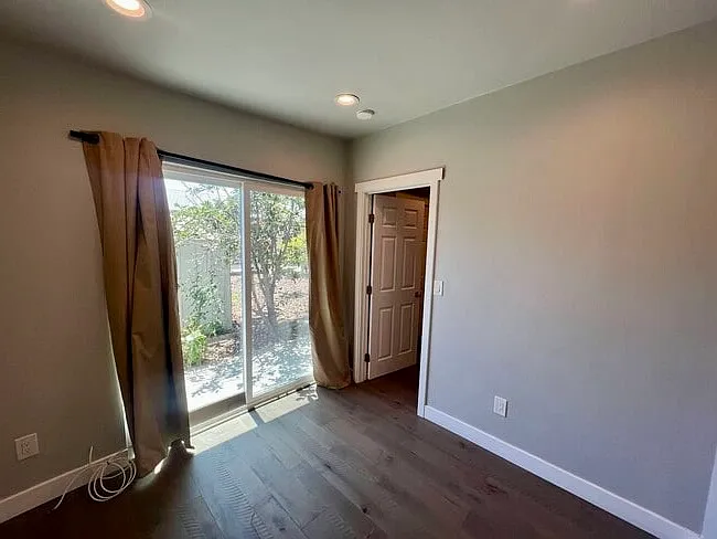 144 Primrose Ave #MAIN — Photo 6