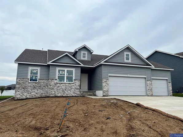 4668 N 210th Ave, Elkhorn, NE 68022