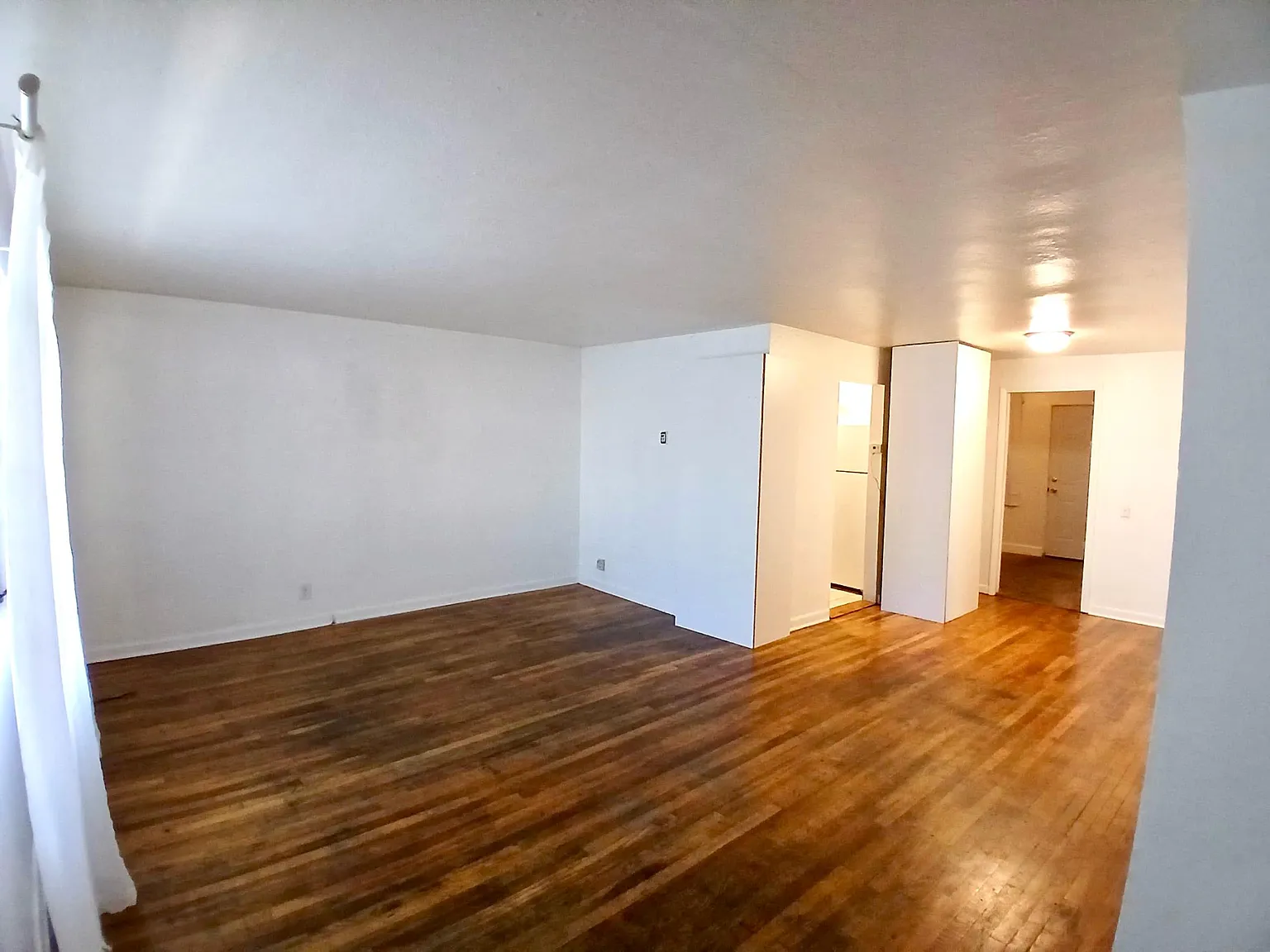 3 bed, 1125 sqft, $1,750 — Photo 1