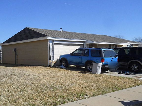 3rd image of 1201 Cedar Hill Ln