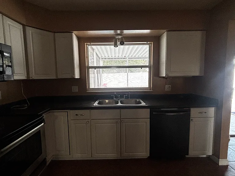 8139 Village Green Rd — Photo 7