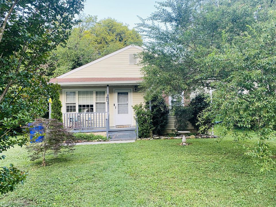 1st image of 906 Emmett Ave NW
