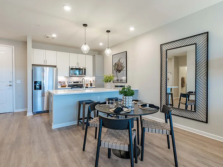 Paxton Place Apartments — Photo 10