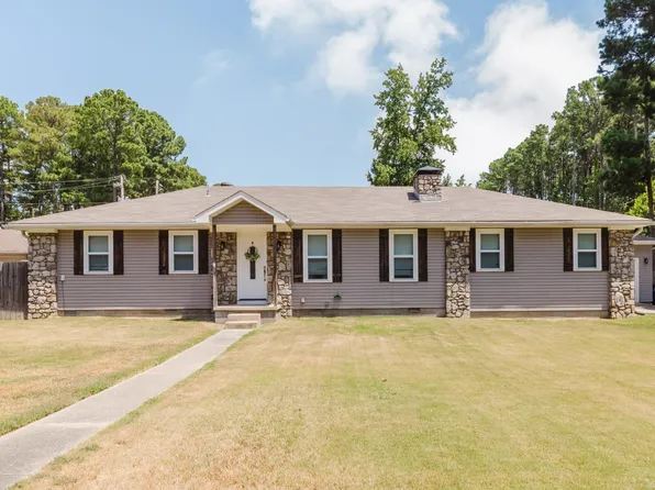 1602 Woodland Dr, Bryant, AR 72022
