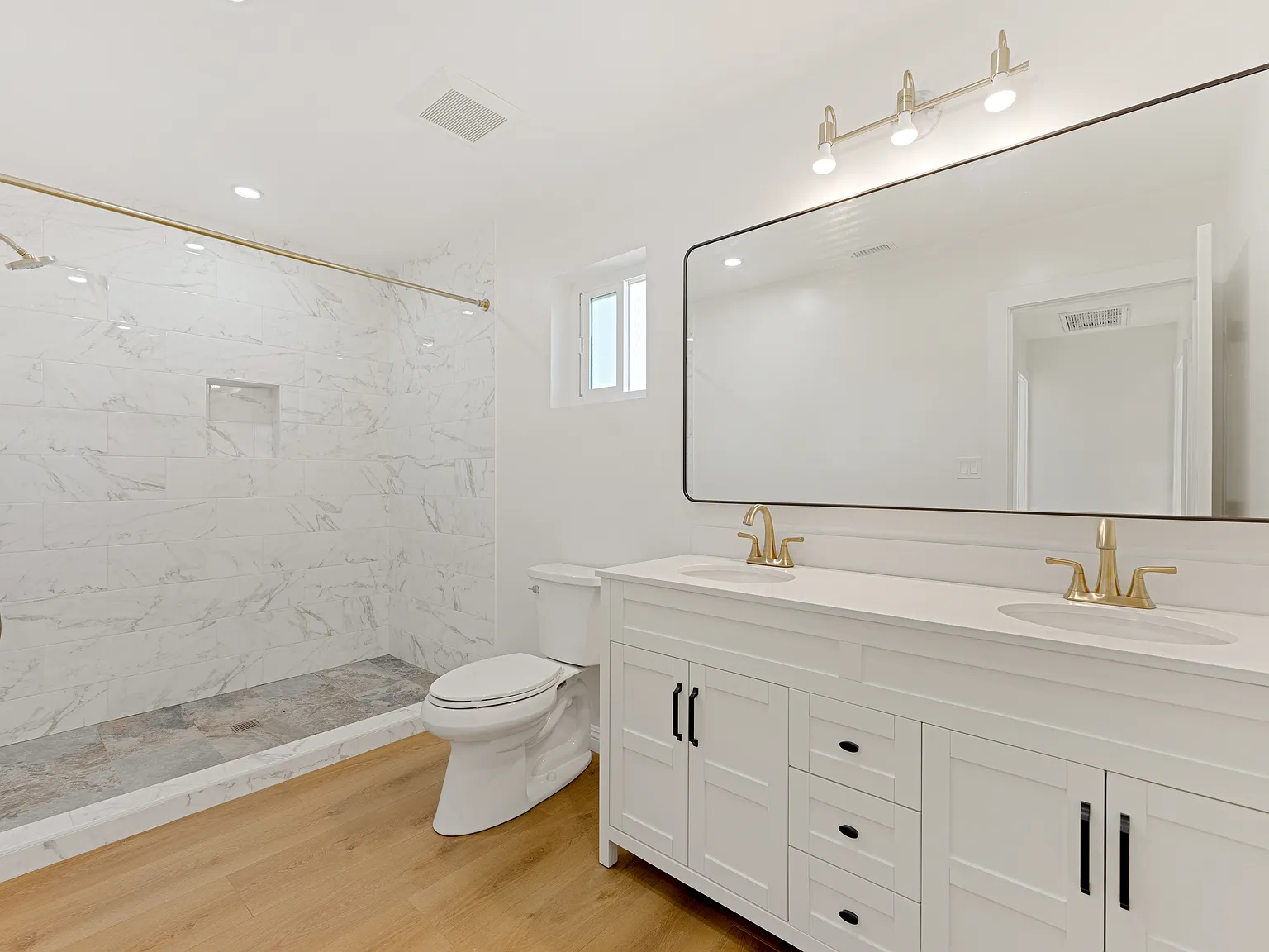 1609 San Pascual St — Photo 2