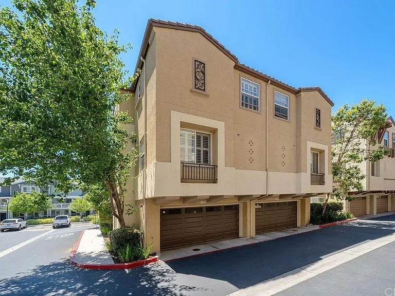 822 Bay Leaf Dr — Photo 2