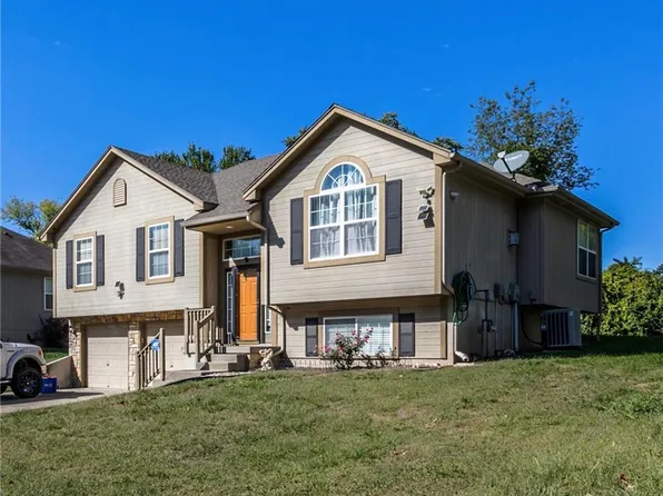 12302 E 54th Ter, Kansas City, MO 64133