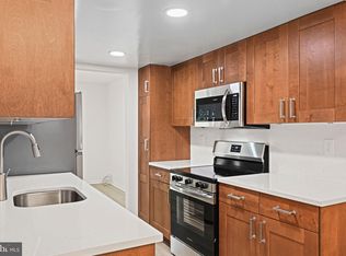 1005 Saber Ln, Herndon, VA 20170