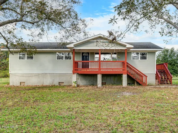 5882 Croomsbridge Road, Burgaw, NC 28425