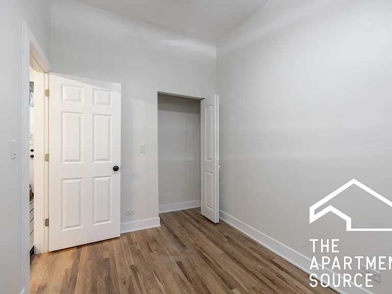 1742 N California Ave #1F — Photo 4