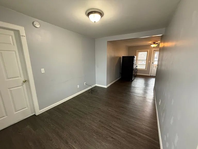 1297 Elm St #20 — Photo 4