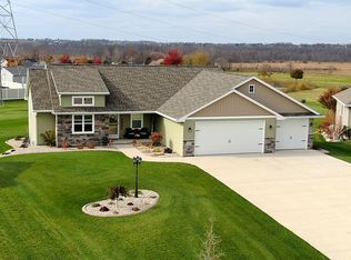 N1954 Swanee Cir, Greenville, WI 54942