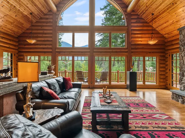 20 Wood Ridge Dr, Columbia Falls, MT 59912