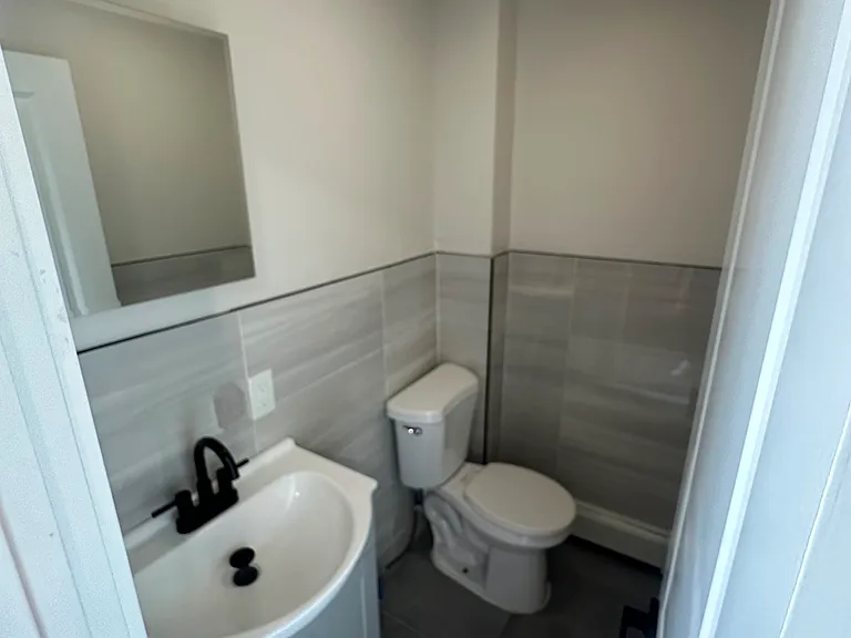 110 Milford Ave #1F — Photo 4
